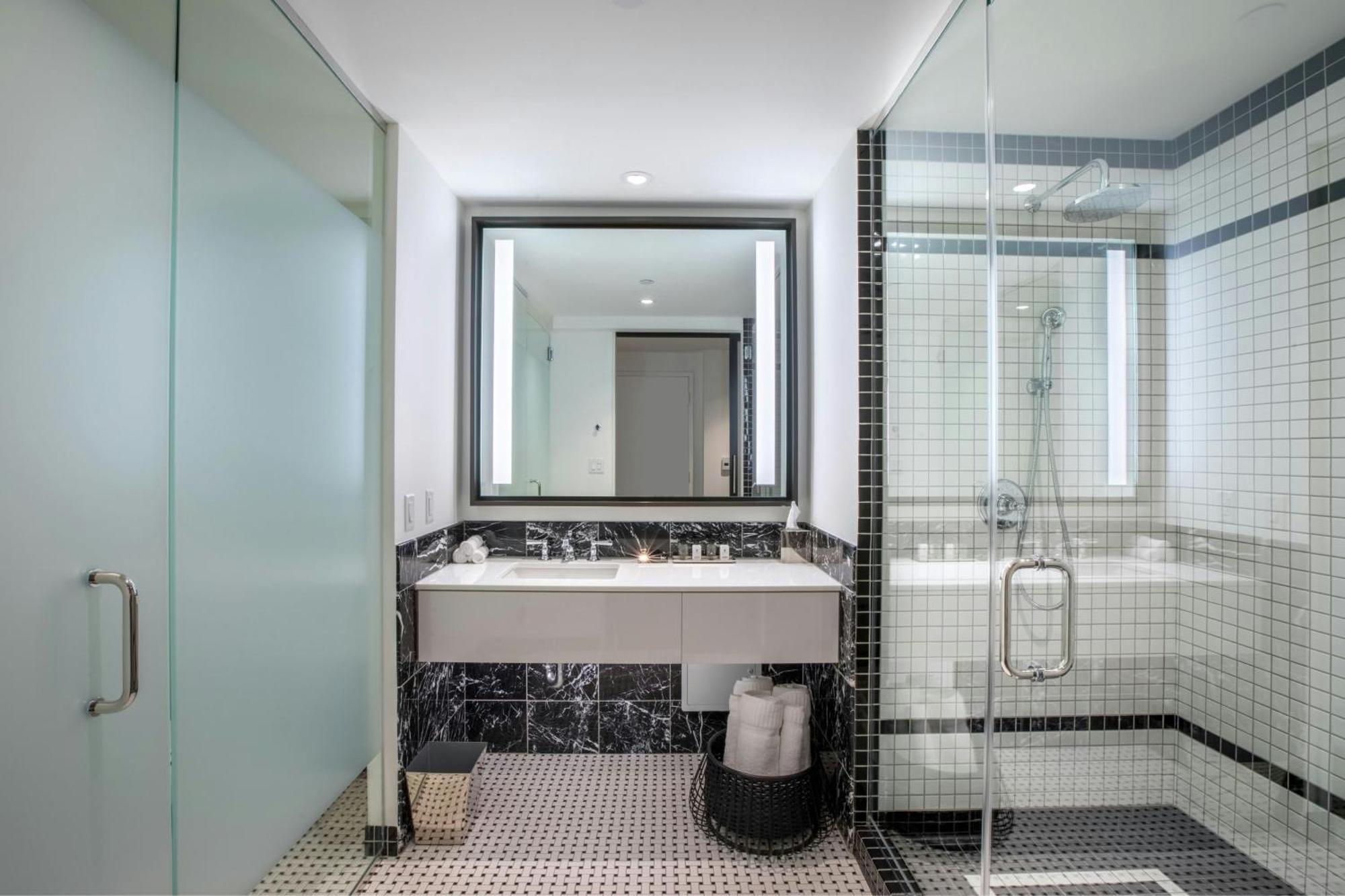 The Laura Hotel, Downtown, Autograph Collection Hotel Houston